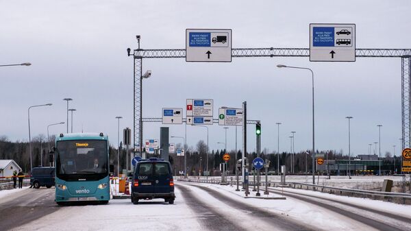 Финский пограничный пункт пропуска автомобилей на границе с РФ. Архивное фото