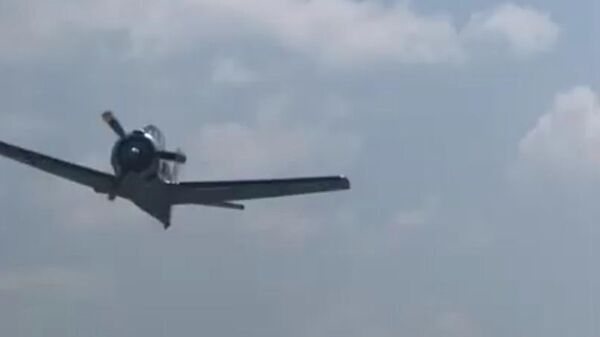 Скриншот видео, где самолет потерпел крушение в Гватемале во время авиашоу 
