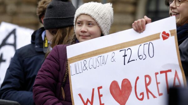 Шведская школьница Грета Турнберг во время митинга в Гамбурге. 1 марта 2019