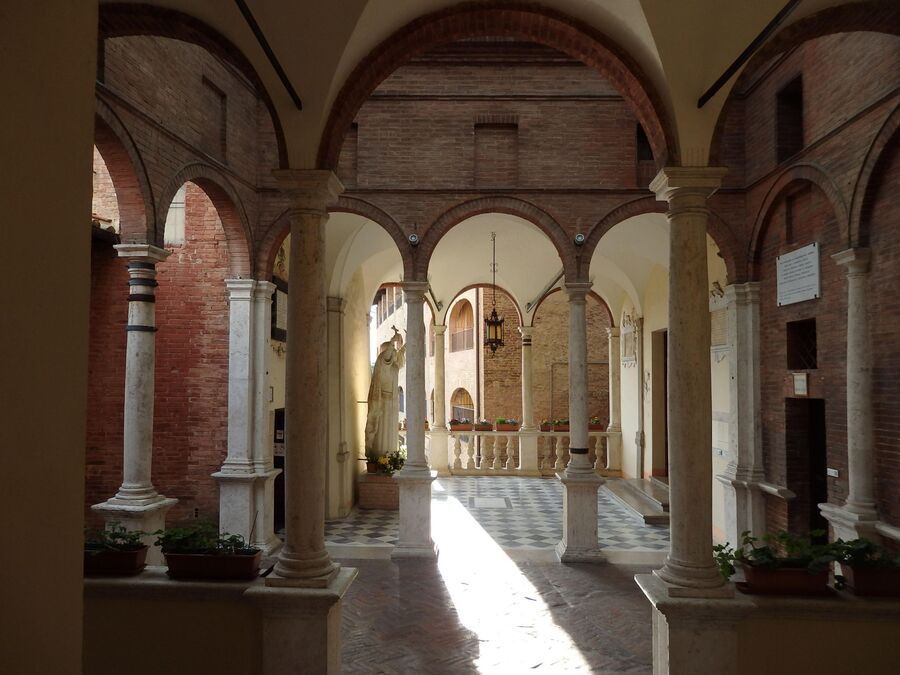 Тоскана. Сиена. Дом святой Катерины