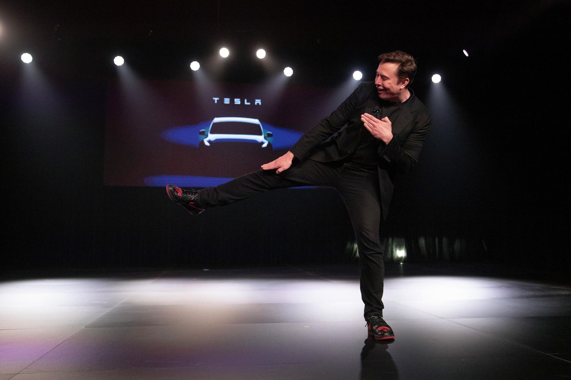 Глава компании Tesla Илон Маск во время презентации автомобиля Tesla Model Y. 14 марта 2019 - РИА Новости, 1920, 06.06.2025
