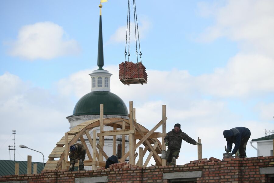 Город саров закрывают. Саров фото памятник Генерала на территории монастыря.