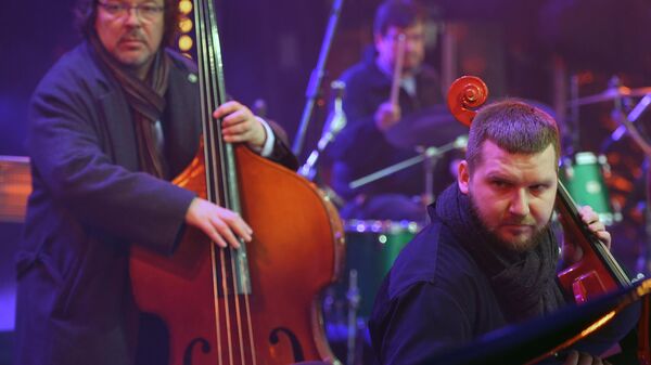 Музыканты СимфоJazz братьев Ивановых выступают на Koktebel Jazz Party фестиваля Крымская весна