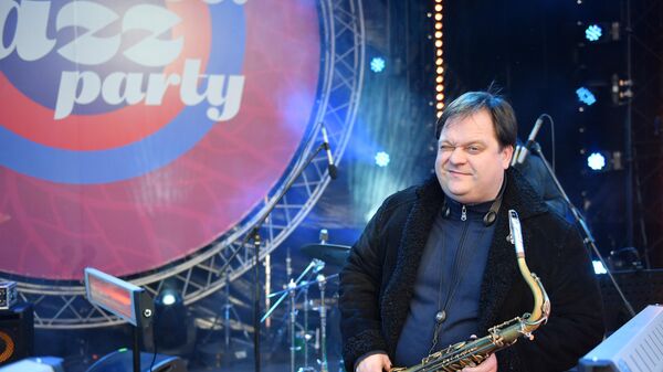 Саксофонист Антон Румянцев выступает на Koktebel Jazz Party фестиваля Крымская весна