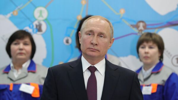 Президент РФ Владимир Путин на церемонии ввода в эксплуатацию Балаклавской ТЭС, а также Таврической ТЭС и подстанции Порт в Тамани в режиме видеоконференции. 18 марта 2019