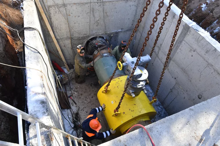Запорное устройство газопровода Запорное устройство газопровода