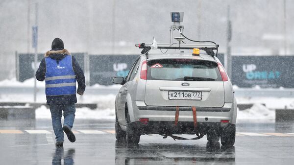 Беспилотный автомобиль во время испытаний в зимних условиях на полигоне НАМИ