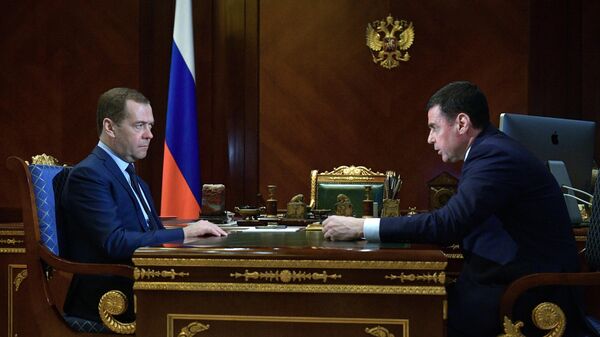 Председатель правительства РФ Дмитрий Медведев и губернатор Ярославской области Дмитрий Миронов во время встречи. 19 марта 2019