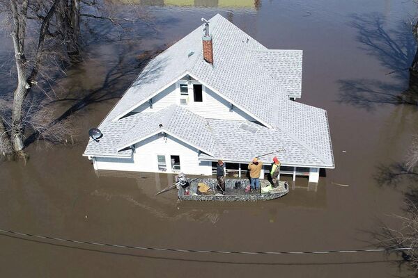 Последствия наводнения в штате Айова, США