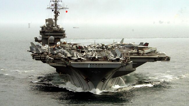 Американский авианосец USS Kitty Hawk