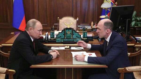 Владимир Путин во время встречи с Олегом Хорохординым, в ходе которой информировал о своём решении назначить его временно исполняющим обязанности Главы Республики Алтай. 20 марта 2019