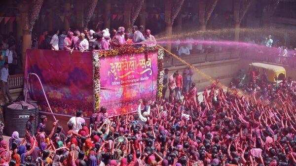 Фестиваль Холи в Аллахабаде, Индия. 20 марта 2019 года 