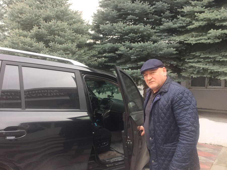 Иса Нурмагомедов до сих пор ездит на бронированном автомобиле
