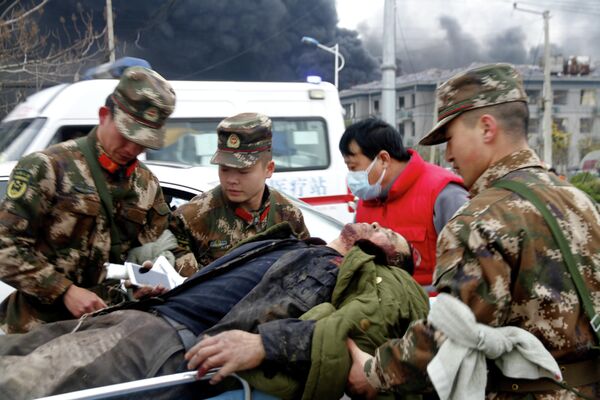 Пострадавший после взрыва на химзаводе в китайской восточной провинции