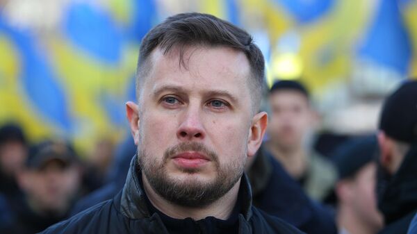 Лидер партии Национальный корпус Андрей Билецкий на акции протеста против коррупции на площади Независимости в Киеве
