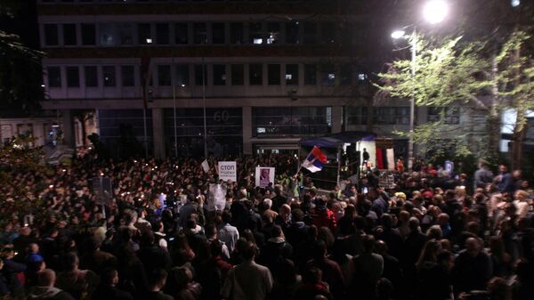 Участники митинга оппозиции в Белграде. Архивное фото
