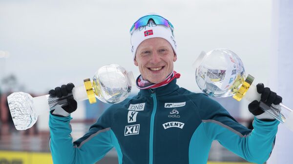 Норвежский биатлонист Йоханнес Бё, выигравший все малые Хрустальные глобусы и общий зачет Кубка мира в сезоне-2018/19