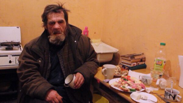 Добро побеждает зло: в Воронеже подростки помогают избитому пенсионеру