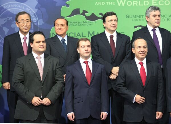 Президент России Дмитрий Медведев принимает участие в саммите лидеров двадцати крупных государств