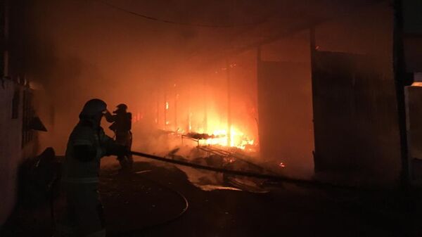 Пожар на центральном рынке в Махачкале