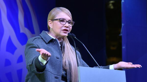 Кандидат в президенты Украины Юлия Тимошенко во время встречи с избирателями во Львове