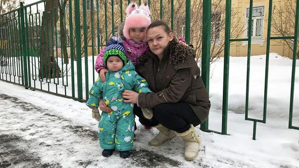 Олеся Уткина с детьми