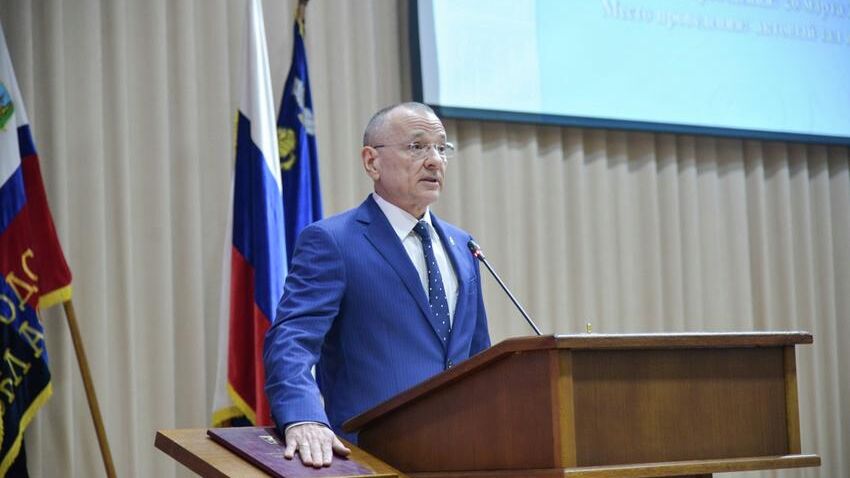 Новый мэр Белгорода Юрий Галдун во время принятия присяги. 26 марта 2019 - РИА Новости, 1920, 27.03.2019