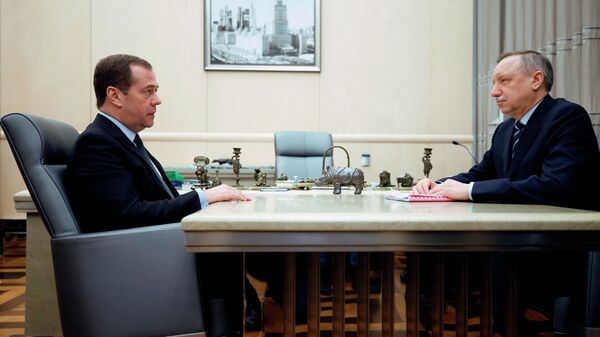 Председатель партии Единая Россия Дмитрий Медведев и губернатор Санкт-Петербурга Александр Беглов. Архивное фото