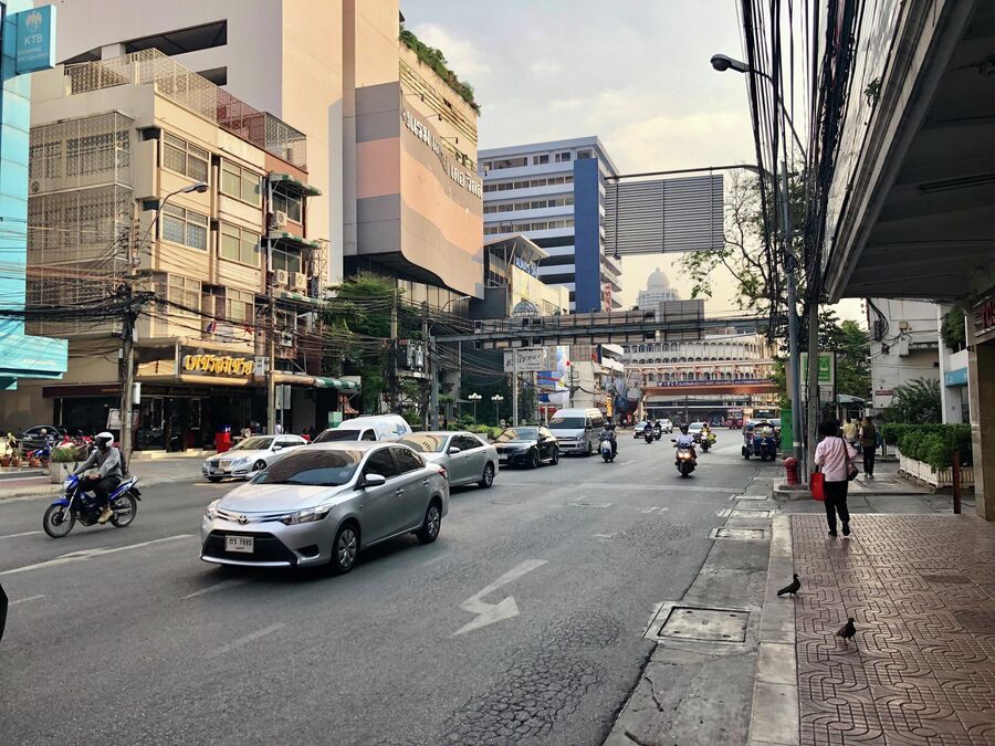 Одна из улиц Бангкока, Таиланд 