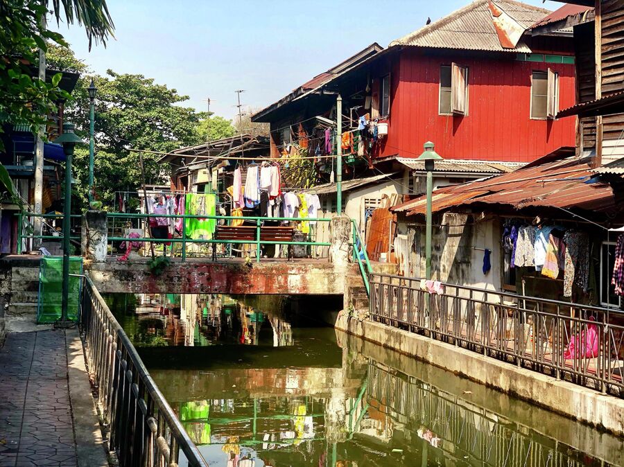 Канал в историческом центре Бангкока, Таиланд 