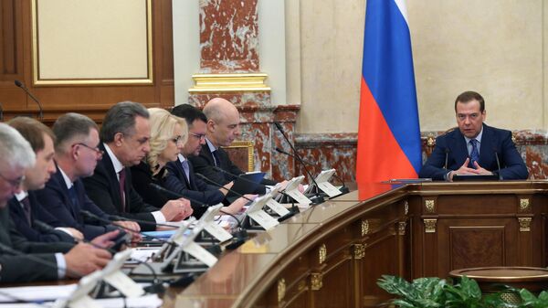 Председатель правительства РФ Дмитрий Медведев проводит заседание правительства
