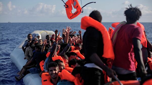 Мигранты в Средиземном море