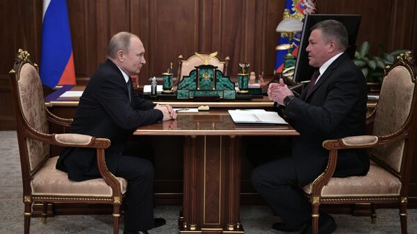 Владимир Путин и губернатор Вологодской области Олег Кувшинников во время встречи. 29 марта 2019