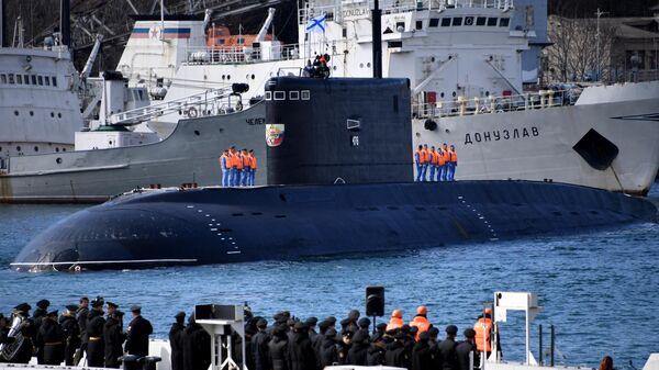 Подводная лодка Великий Новгород в бухте Севастополя