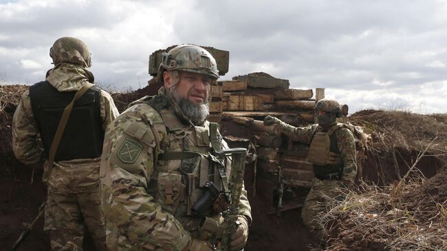 Солдаты ВСУ на линии разграничения в Донбассе