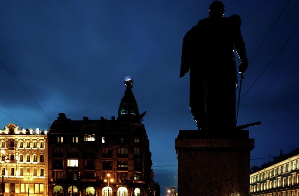 Дом компании Зингер на Невском проспекте в Санкт-Петербурге с отключенный подсветкой в рамках экологической акции Час Земли
