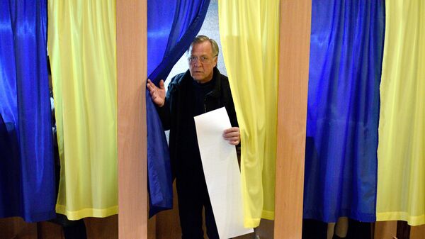 Голосование на выборах президента Украины на одном из избирательных участков Киева