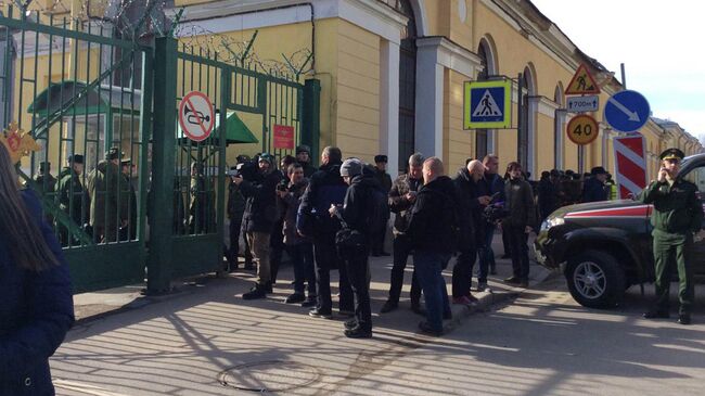 Ситуация на месте взрыва в Академии имени Можайского в Санкт-Петербурге. 2 апреля 2019