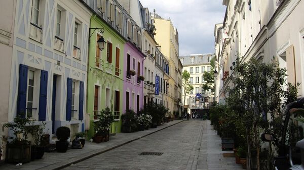 Rue Crémieux в Париже, Франция 