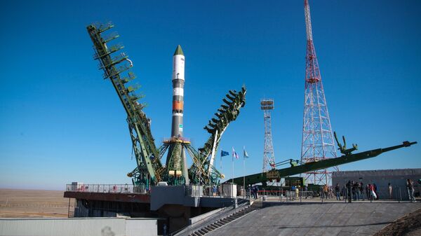 Ракета-носителя Союз-2.1а с грузовым кораблем Прогресс МС-11 перед пуском с космодрома Байконур