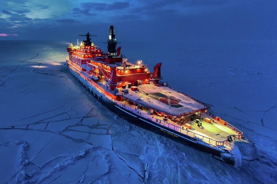 Атомный ледокол 50 лет победы по дороге на Северный полюс