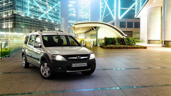 Двухтопливный автомобиль Lada Largus Cross CNG