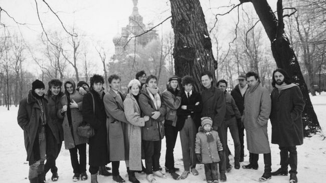 Джоанна Стингрей и музыканты питерского рок-клуба