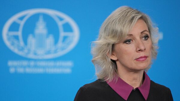 Официальный представитель министерства иностранных дел России Мария Захарова во время брифинга в Москве. 4 апреля 2019