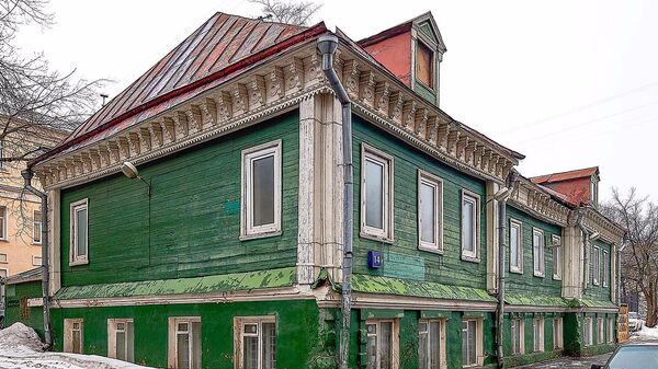 Деревянный дом вблизи Крутицкого подворья в Москве