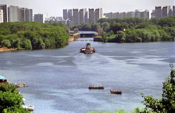 Москва-река в районе Капотни