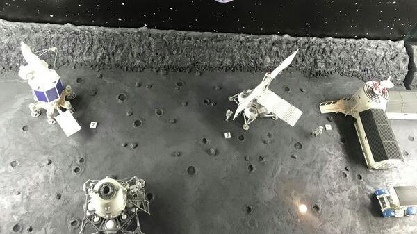 Экспозиция Макет лунной базы в Московском планетарии