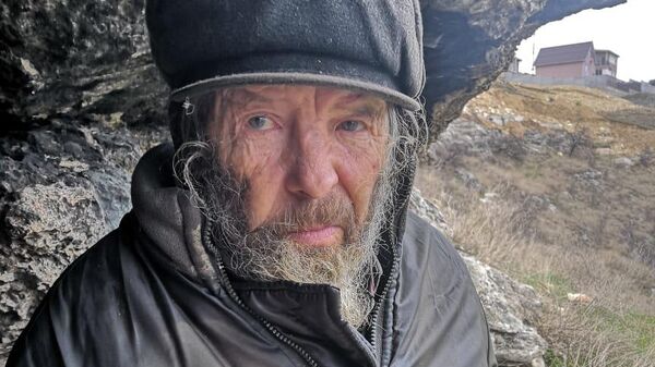 Анатолий Геращенко прожил в пещере три года