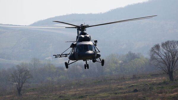 Вертолет Ми-8 АМТШ во время открытия международного конкурса полевой выучки среди воинских подразделений ВДВ Десантный взвод