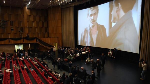 Церемония прощания с народным артистом России Алексеем Булдаковым в Центральном доме кино в Москве